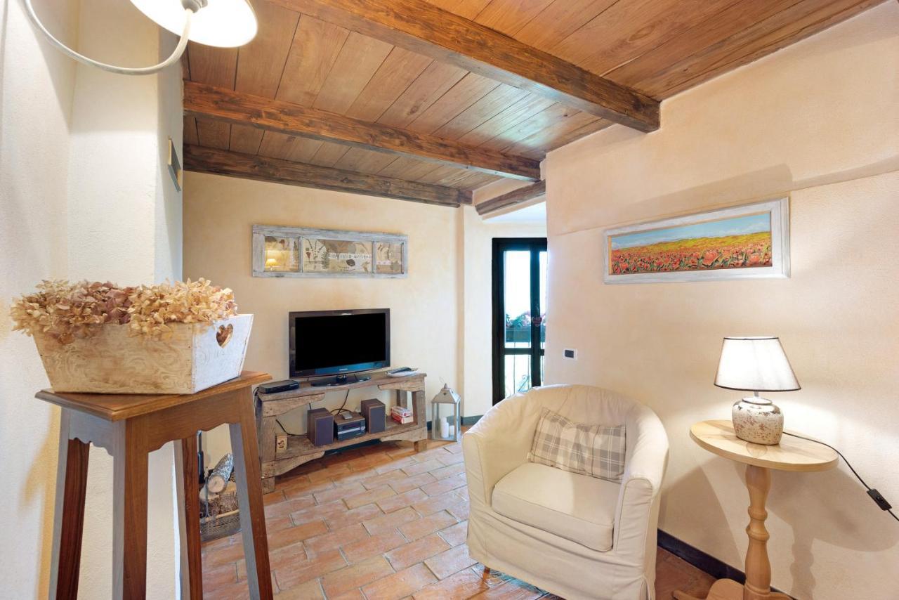 Casa Vittorina Villa Cesio ภายนอก รูปภาพ
