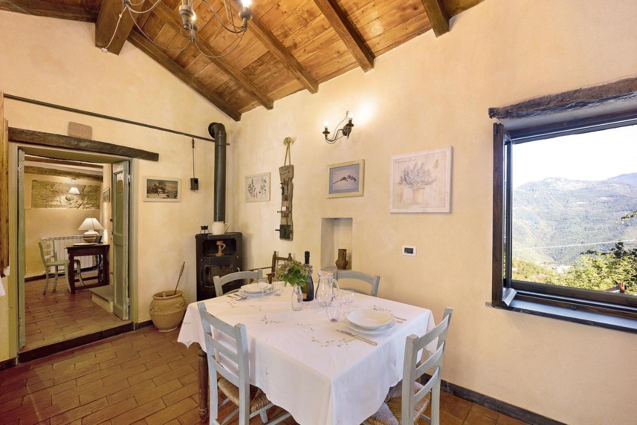 Casa Vittorina Villa Cesio ภายนอก รูปภาพ