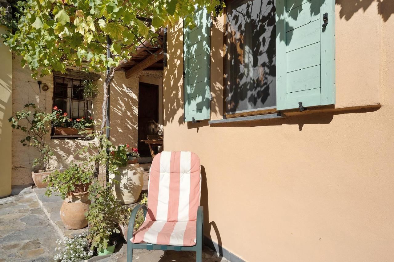 Casa Vittorina Villa Cesio ภายนอก รูปภาพ